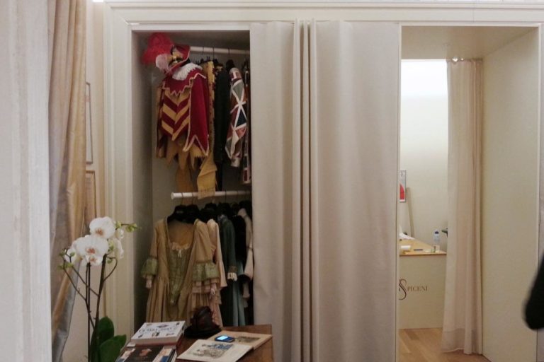 arredamento showroom sartoria