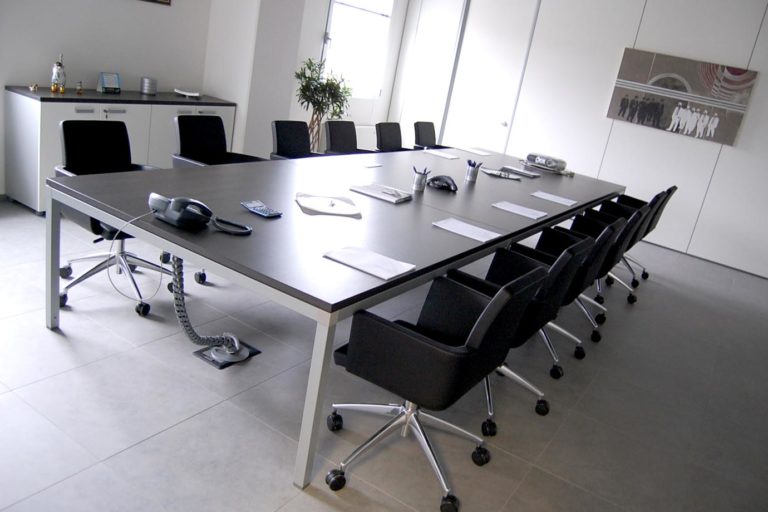 arredamento uffici sala conferenze